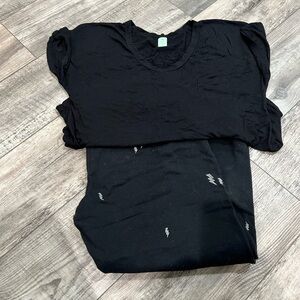 Juniors black lounge set pants and shirt size Juniors XXL